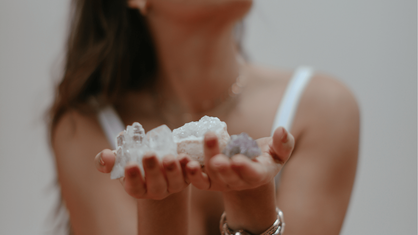 20 Crystals for Manifestation Every Woman Needs - Moon Charged Crystals