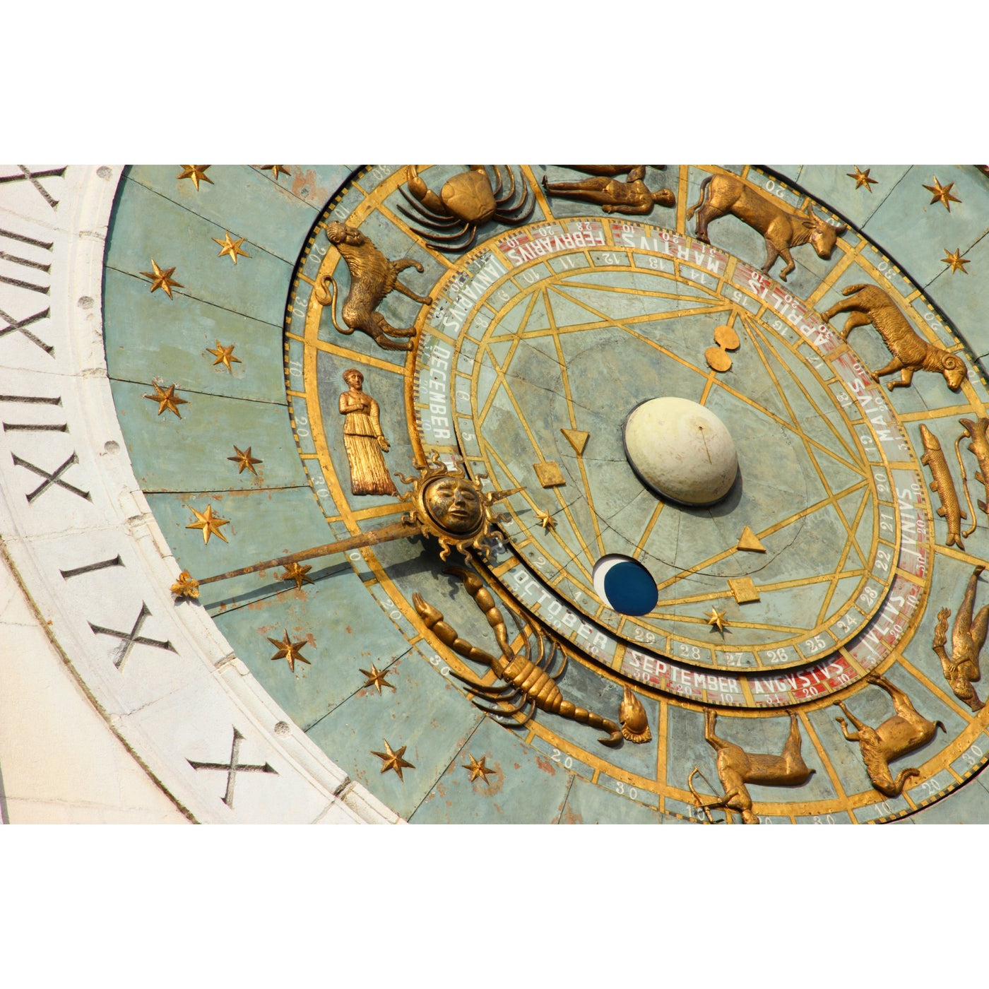 Astrology and Crystals - Moon Charged Crystals