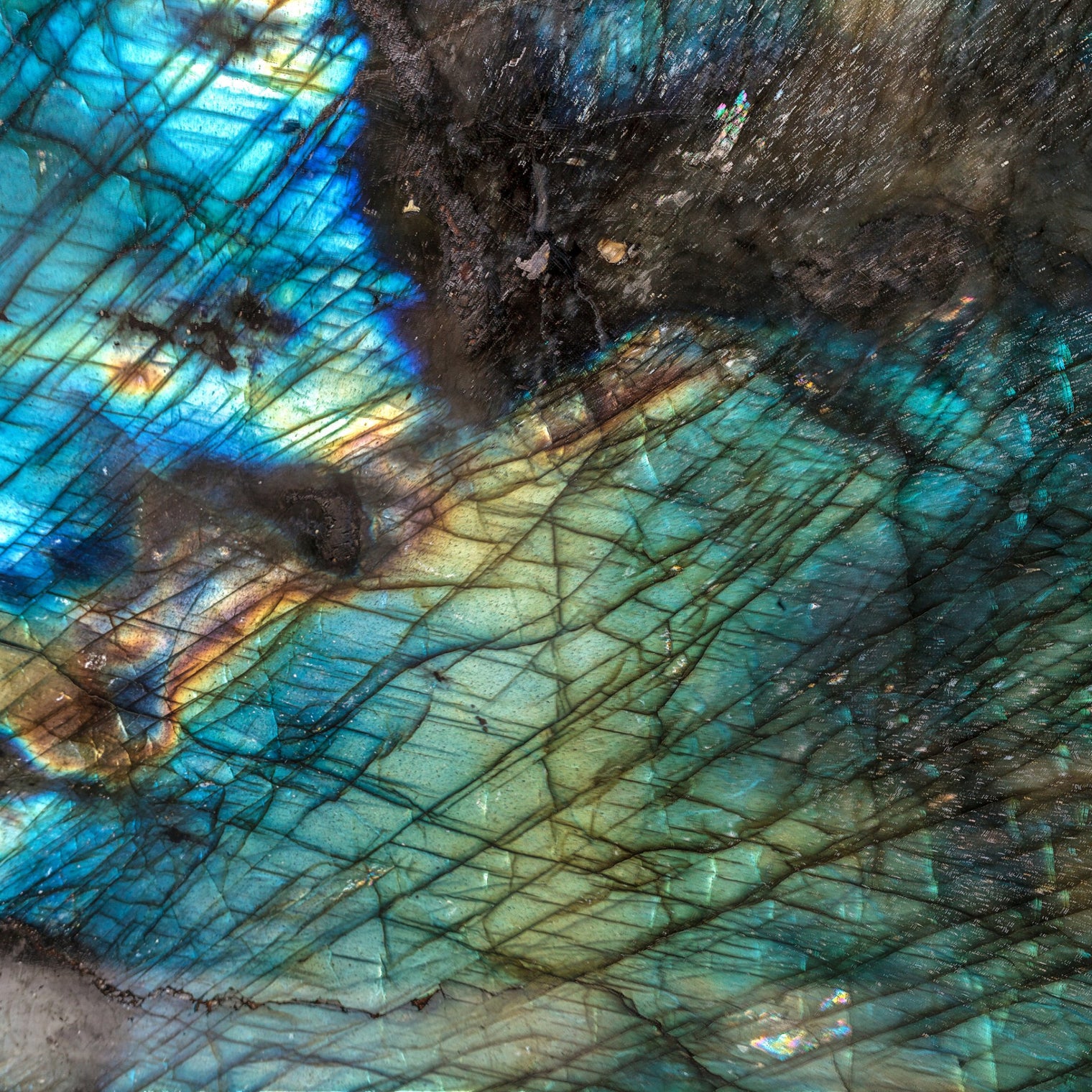 Exploring Labradorite: Unveiling Its Intuitive Secrets - Moon Charged Crystals