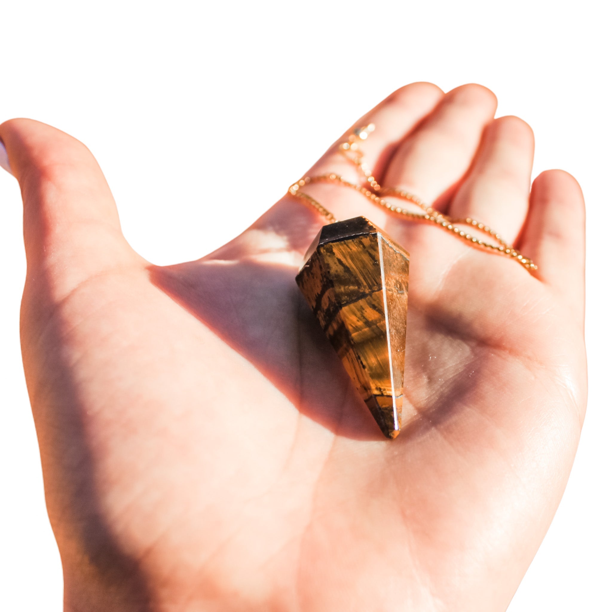 Modern Crystal Healing: from Divination to Chakra Healing - Moon Charged Crystals