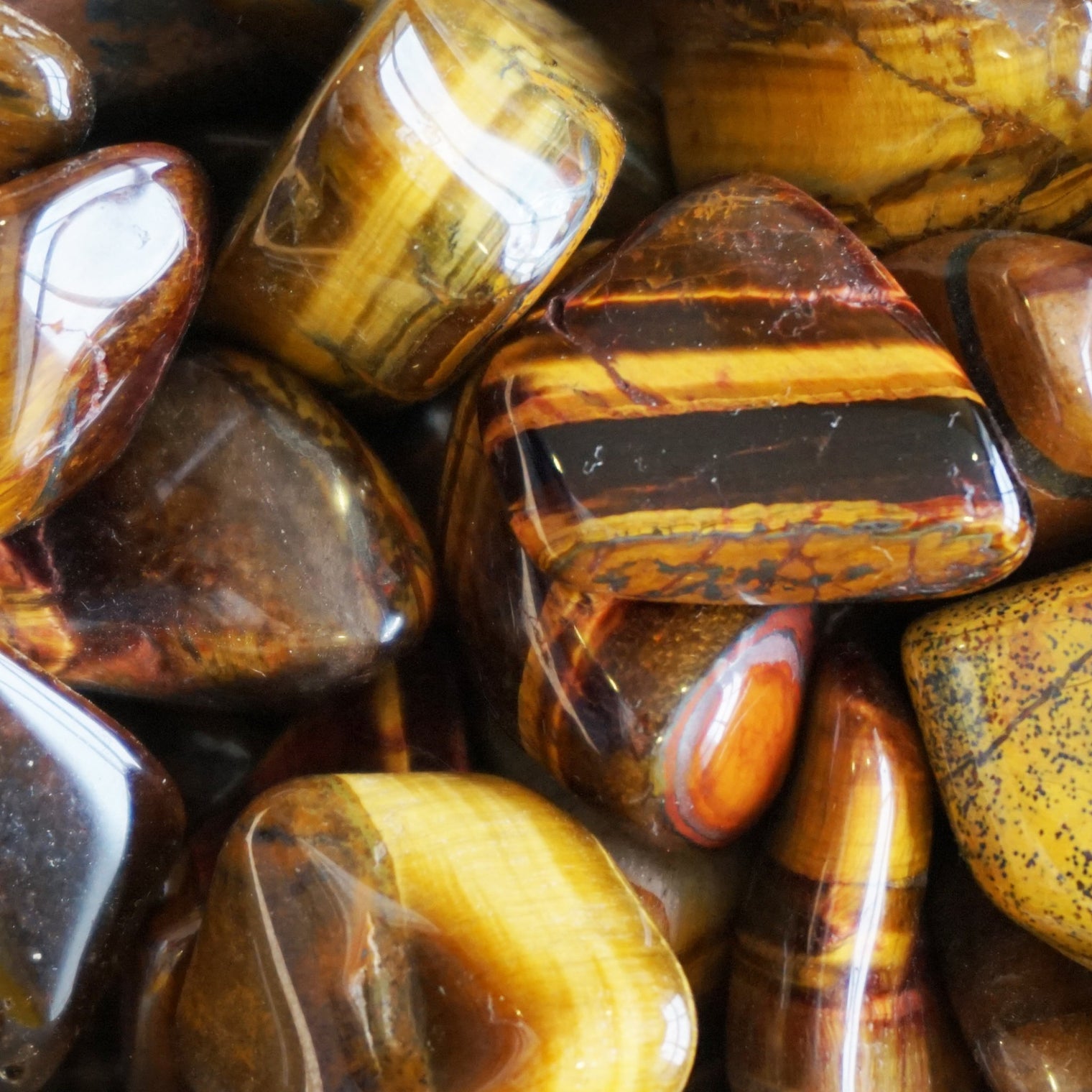 Unravelling the Secrets of the Sacral Chakra with crystal healing - Moon Charged Crystals