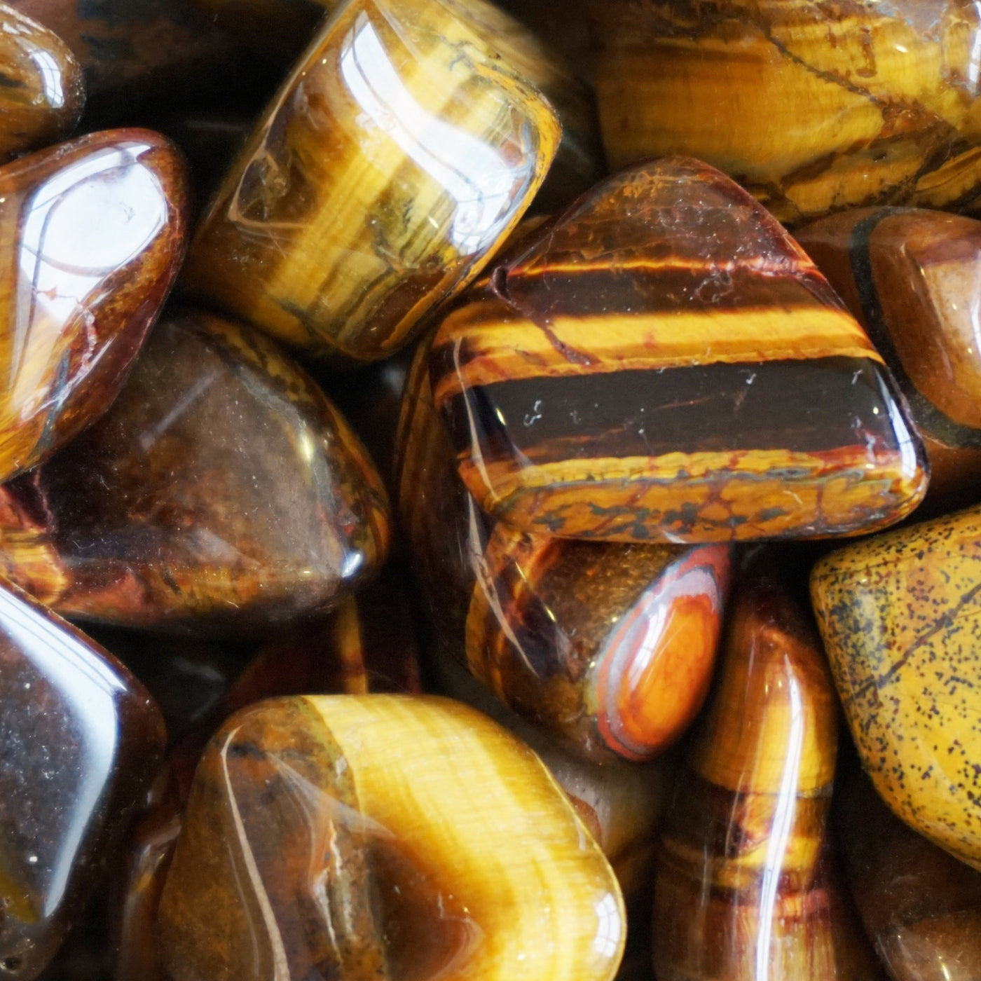 Unravelling the Secrets of the Sacral Chakra with crystal healing - Moon Charged Crystals
