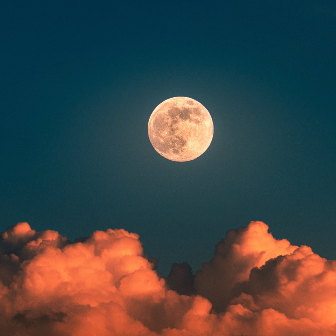 What Is Special About The Harvest Moon? - Moon Charged Crystals